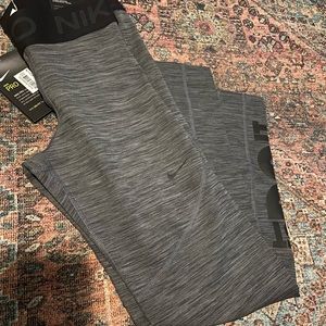BRAND NEW 🔥 Nike leggings